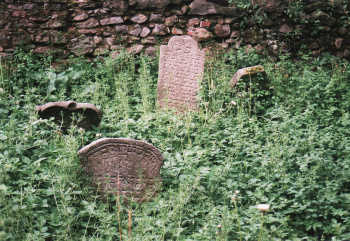 Náhrobní kameny na&nbsp;místním židovském hřbitově